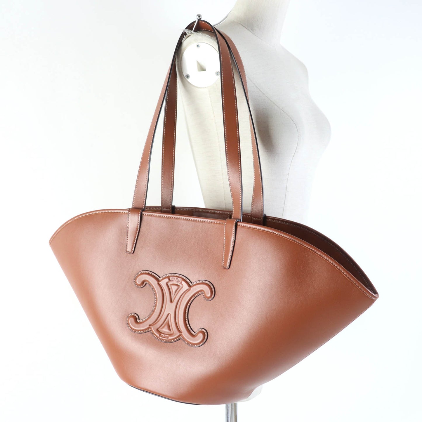 CELINE Tote Bag 196953DU3.04LU Main: Smooth calfskin Tan Cuir Triomphe Kufan Medium Tote Bag Women Used Authentic