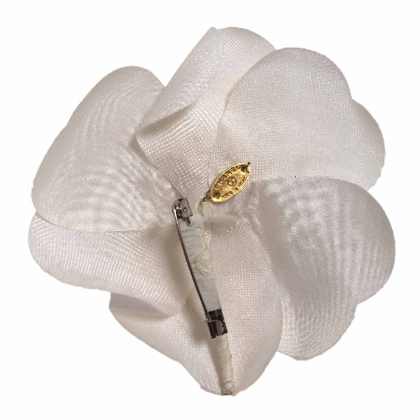 CHANEL Brooch Not specified white Brooch Camelia corsage Women Used Authentic