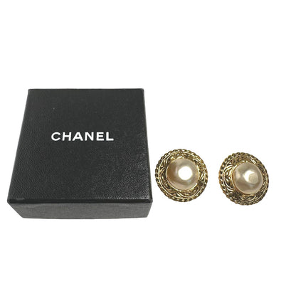 CHANEL Earring Gold Plated, Fake Pearl gold Engraved Gold Plated Women Used Authentic