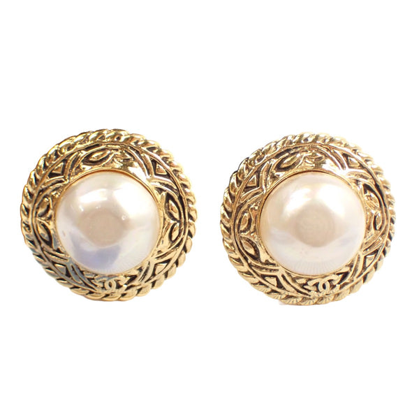 CHANEL Earring Fake pearl Engraved Gold Plated gold Women Used Authentic