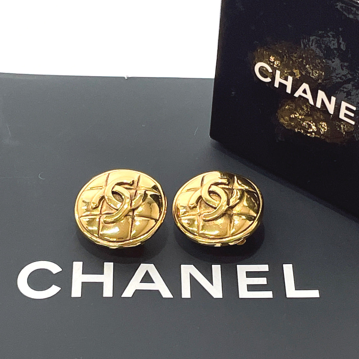 CHANEL Earring metal gold Matrasse COCO Mark Women Used Authentic