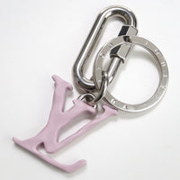 Louis Vuitton MP2615 Portocre LV Forma Bag Charm Logotipo Marca Material de llave Material es metal Mujeres rosa